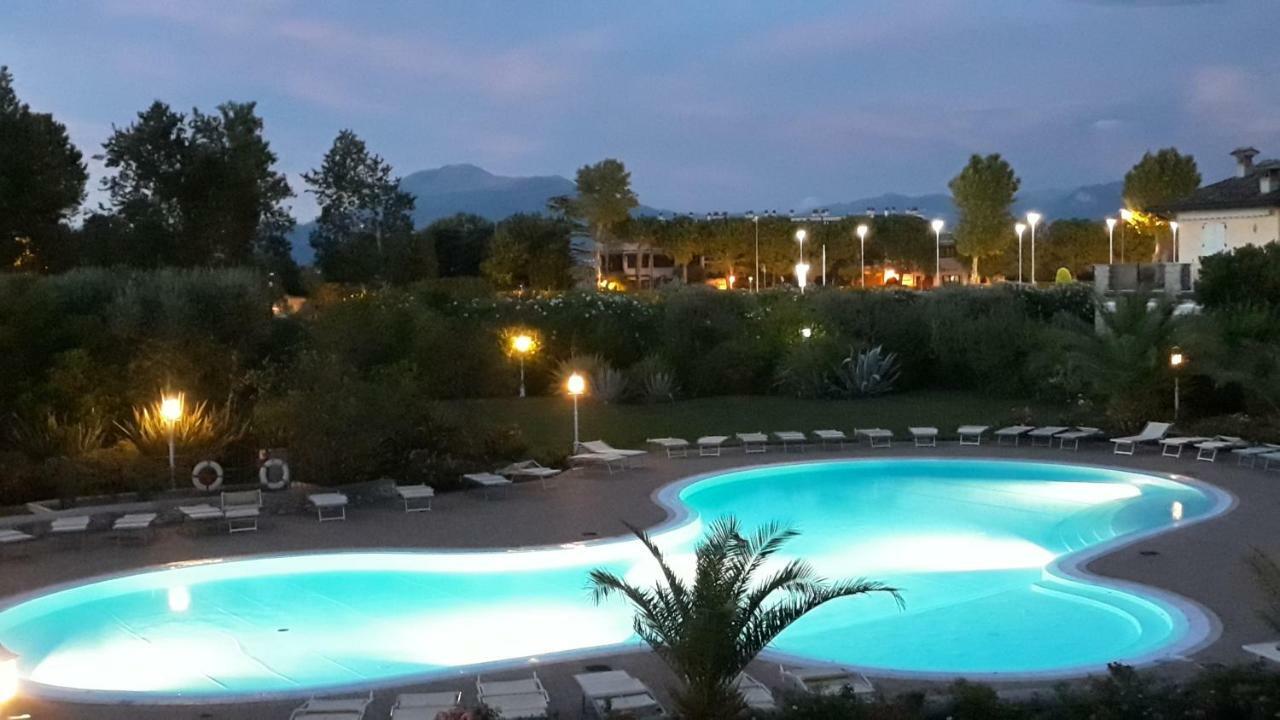 Apartamento Il Giardino Di Laura - Sirmione Exterior foto